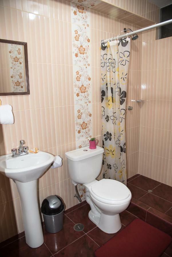 Hostal Milagros Inn - Samary Inn Puno Zewnętrze zdjęcie